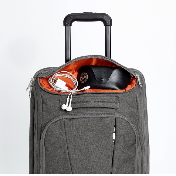 Stylish Limited Edition Emerald Travel Bag - Picture 7 of 11